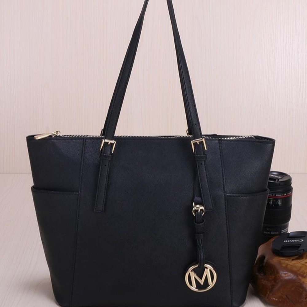 Micheal Kors tote bag